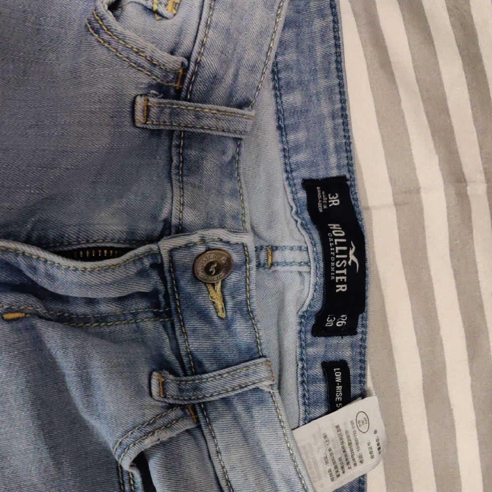 Hollister Women's Sky Blue High Rise Jeans